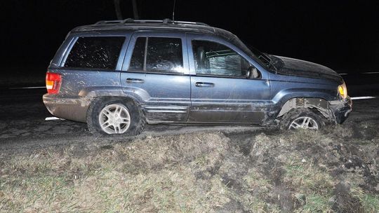 Pościg za przemytnikiem zakończył się strzałami i kolczatką na drodze