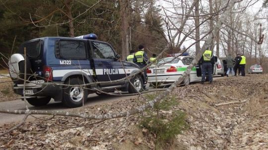 Pościg za przestępcami skończył się za granicą. Ćwiczenia policji (zdjęcia)