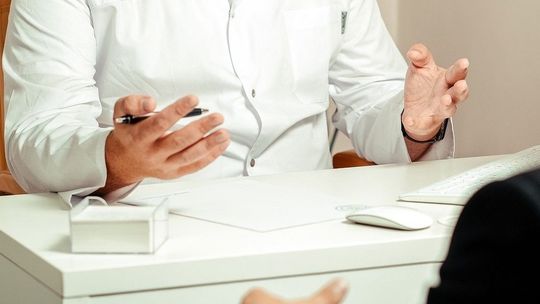 Poseł apeluje o psychologa w każdej szkole. Teraz pracują tylko w połowie placówek