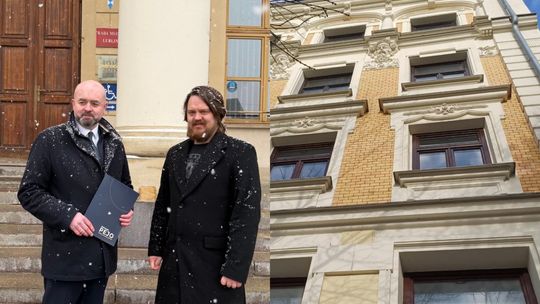 W kamienicy przy Krakowskim Przedmieściu 53 dzieją się dantejskie sceny. Wieloletni mieszkańcy opowiedzieli nam, że odkąd wiele miesięcy temu siedem lokali w budynku przejęli dzicy lokatorzy klatki, zapanował wśród nich strach.