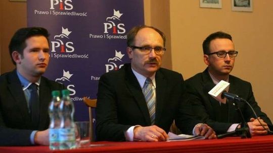 Poseł PiS z Puław krytykuje opozycję i broni dyrektora szpitala