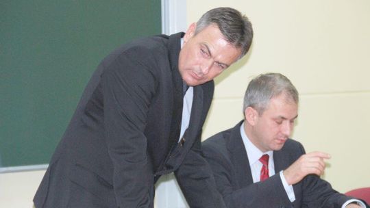 Poseł pomógł w zamian za aparat? Prokuratura chce postawić zarzuty