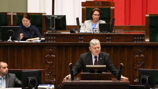 Poseł z Lublina się odgryza. Marek Suski: „Chorzy na pandemię” [wideo]