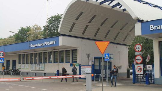 Posłowie interweniują w sprawie puławskich Azotów. Padają ostre słowa