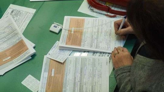 Posłowie PiS pomogą wypełnić PIT. A jeden procent podatku? Dla fundacji ojca Rydzyka