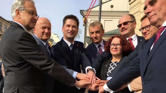 Posłowie PiS wspierają Tułajewa. "Dobra zmiana powinna trafić do woj. lubelskiego"