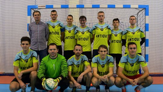 Poszerza się grono faworytów "świdnickiej halówki"