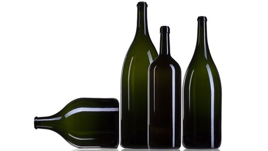 Poszukiwany 4 listami gończymi wpadł na kradzieży 6 butelek alkoholu