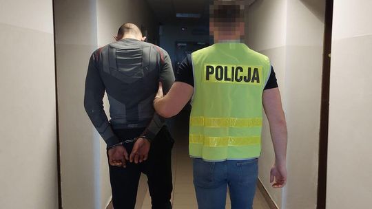 Poszukiwany listem gończym 19-latek włamał się do sklepu. To nie koniec