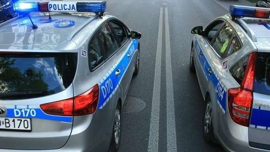 Poszukiwany mężczyzna skoczył z balkonu prosto w ręce policjanta