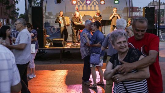 Potańcówka na Moście Kultury. Czarne Lwy z Przedmieścia [zdjęcia]