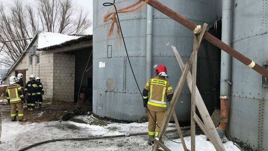 Potężny pożar koło Łukowa. Trzeba było ratować świnie