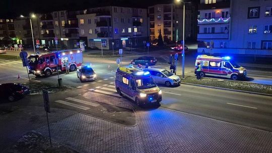 Potrącenie przy Armii Krajowej. Radny z apelem do pieszych: Nie wchodzić bezmyślnie