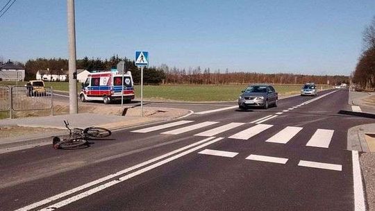 Potrącenie rowerzystki. 77-latka wjechała pod koła seata