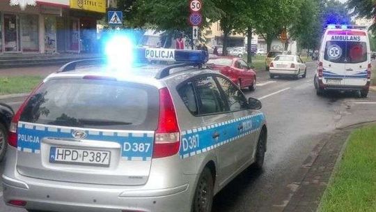Potrącił na przejściu dwie nastolatki