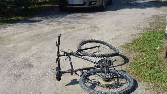 Potrącił rowerzystę. Nie czekał na przyjazd karetki, zawiózł go do szpitala 