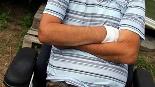 Potrzebna pomoc. Stracił obie nogi, zbiera na protezy