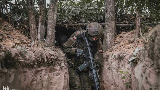 Potrzebne były okopy. Wojna trwała przez weekend