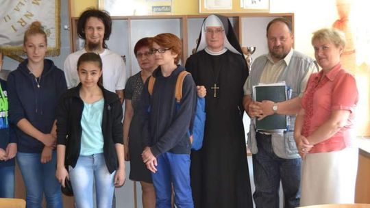 Potrzebne prezenty. Pojadą na Madagaskar