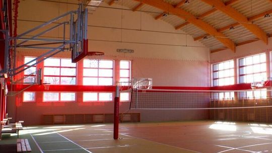 Potrzebny kierownik nowej hali sportowej w Rykach