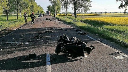 Potworny wypadek. 19-letni kierowca forda zginął na miejscu