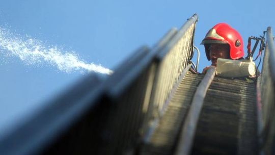 Pow. biłgorajski: Pożar w suszarni drewna. Są duże straty