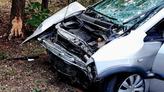 Poważny wypadek w Firleju. Motocyklista w szpitalu po zderzeniu z osobówką