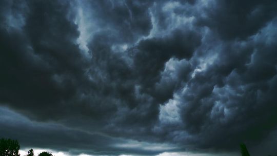 Powiat biłgorajski pod wodą. Podtopione domy, zalane drogi (wideo)