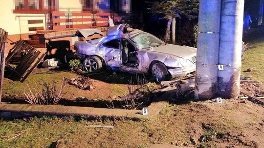 Powiat kraśnicki: zakończył jazdę na słupie