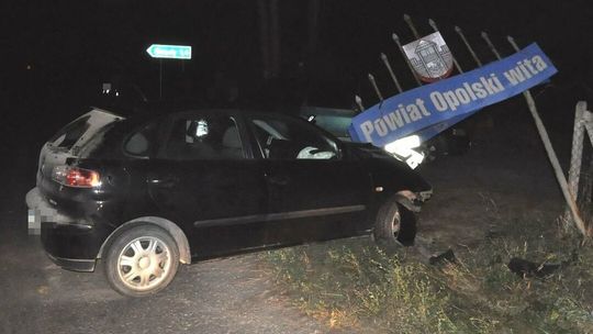 "Powiat Opolski wita" i wszystkich zaprasza. Rozpędzony i pijany kierowca sam się wprosił