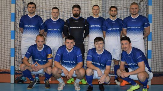 Powiatowa Amatorska Liga Futsalu: Pierwsza porażka Dywanów