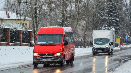 Powiatowe autobusy wożą mieszkańców. Działa już 20 linii