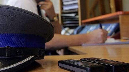 Powiesił się na smyczy, uratowali go policjanci i strażacy