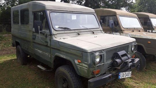 Powojskowe mienie znów do kupienia. Ile za Honkera, a ile za wózek widłowy?