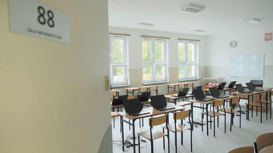 Powrót do szkoły po feriach: pewne tylko testowanie nauczycieli