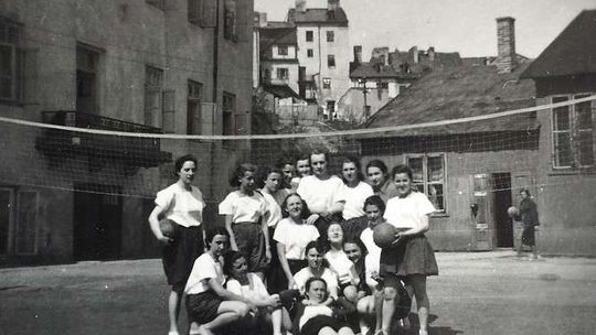 Powrót do szkoły. Początek roku szkolnego na starej fotografii