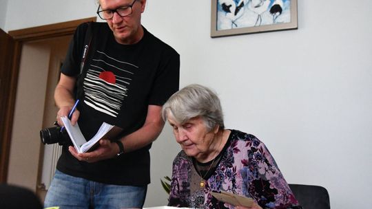 Powrót do wyjątkowo trudnej przeszłości. Książka i reportaż pełne traumatycznych wspomnień