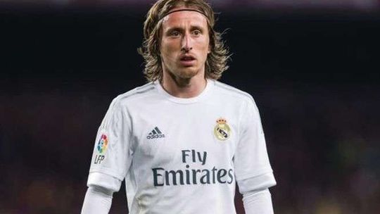 Powtórki telewizyjne w piłce nożnej? Luka Modrić jest przeciwny (wideo)