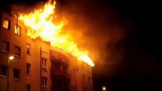 Pożar bloku w Szczecinie (wideo)