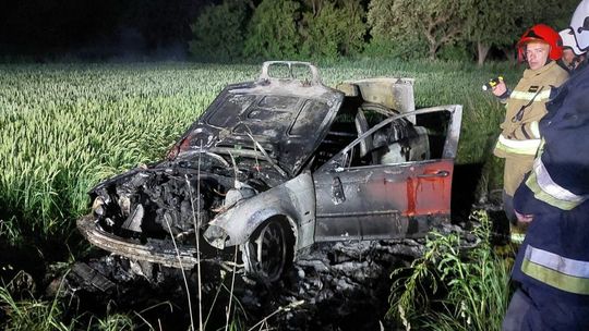 Pożar BMW. Na miejscu nie było kierowcy osobówki [zdjęcia]