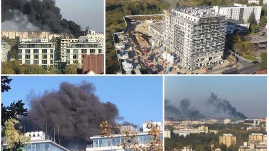 Pożar dachu budynku przy ul. Północnej. Kłęby czarnego dymu nad Lublinem [zdjęcia]