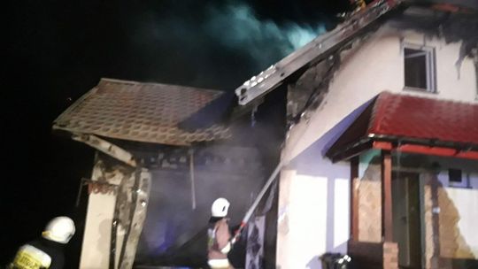 Pożar domu. 10-latek obudził rodzinę. Dzięki temu nikomu nic się nie stało