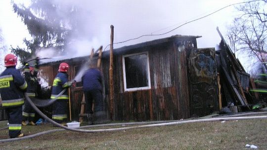 Pożar domu w Czerwonce: Zobacz akcję strażaków (zdjęcia)