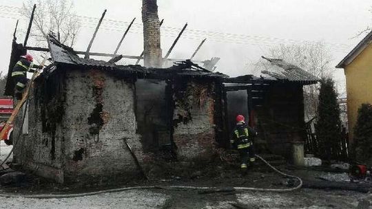 Pożar domu w Pogonowie. Zginął 60-latek