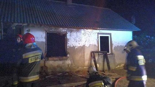 Pożar domu. W zgliszczach znaleziono ciało mężczyzny