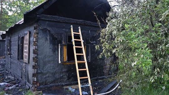 Pożar drewnianego domu. Znaleziono ciało kobiety