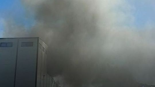 Pożar fabryki w powiecie puławskim. Wideo