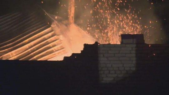 Pożar fermy drobiu. Spłonęło 7 tys. kurcząt (wideo)