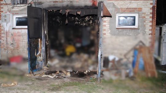 Pożar garażu. W środku znaleziono ciało mężczyzny
