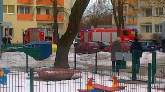 Pożar piwnicy w wieżowcu w Puławach